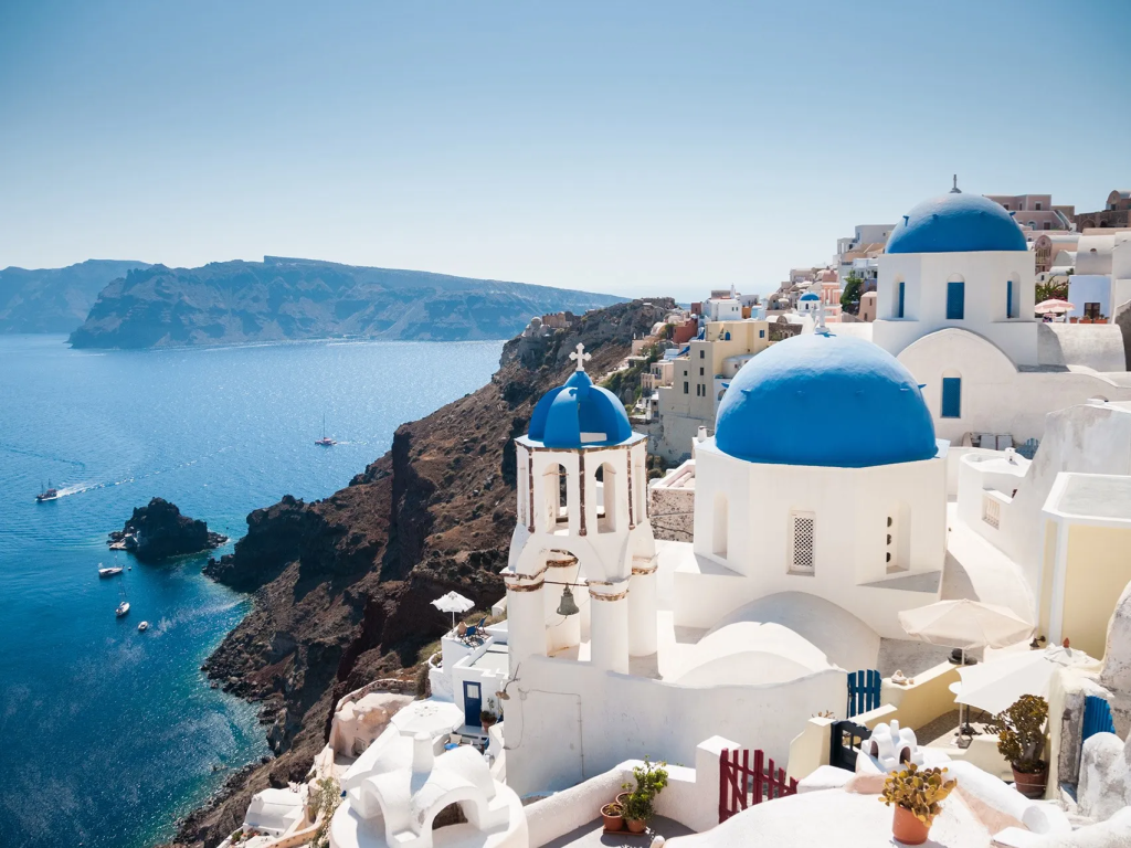 why-should-you-visit-santorini-before-you-die